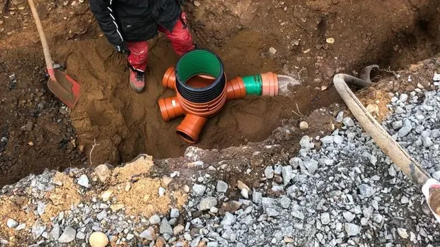 Kanalrohre vor dem Verfüllen